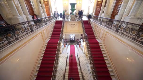 Το Συμβούλιο σκάλα στο κτίριο του μεγάλου Ερμιτάζ (παλιά). — Αρχείο Βίντεο