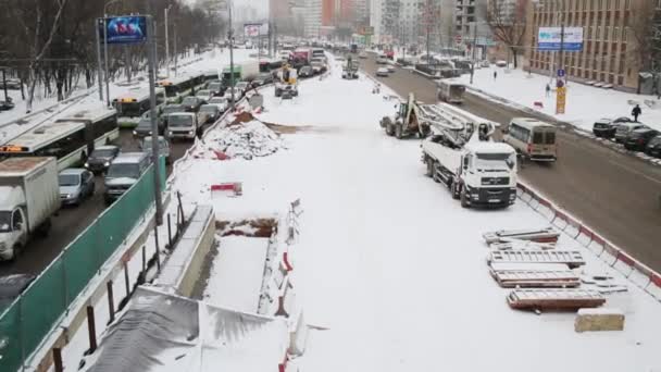 Schelkovskoe snelweg bedekt met sneeuw — Stockvideo