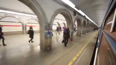 Akademicheskaya metro istasyonu.