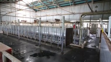 Ekipman ile boş temiz hangar