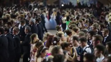 11 Viyana Balosu'nda güzel dans eden çiftlerin sıraları