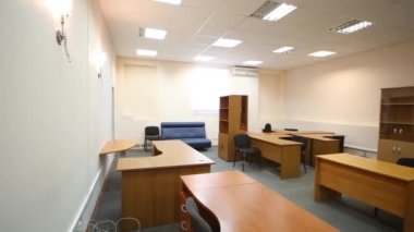 Boş işyerlerinde ve ferah bir oda ofis dolapları