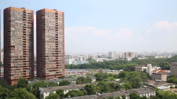 Cityscape met gebouwen van het residentiële complex Timiryazevskiy — Stockvideo