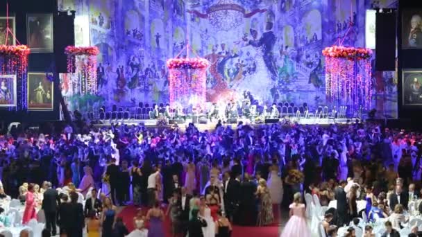 Dancing people at fandango at 11th Viennese Ball — Stock Video