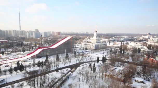 Construction d'une rampe et d'un pavillon sportifs sur le parc des expositions — Video