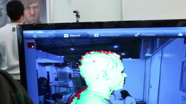 Skaner 3D skanuje głowę człowieka na Geek piknik, Festiwal Europejski — Wideo stockowe