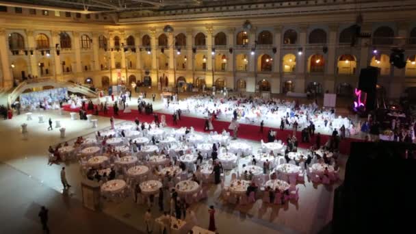 Tables at banquet at 11th Viennese Ball in Gostiny Dvor — Stock Video