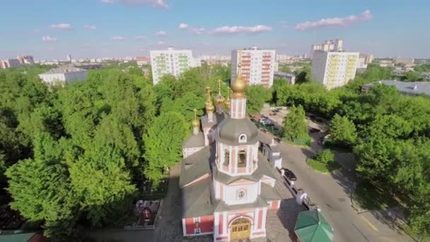 Car rides near temple of Nativity — Stock Video