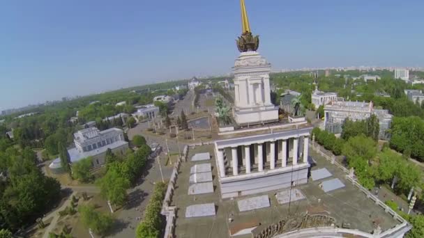 Hlavní pavilon ve všech Rusko komplexu výstaviště — Stock video