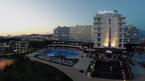 Complejo hotelero Radisson Blu — Vídeo de stock