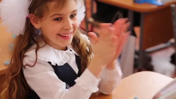 Happy schoolgirl in uniform — Stock Video