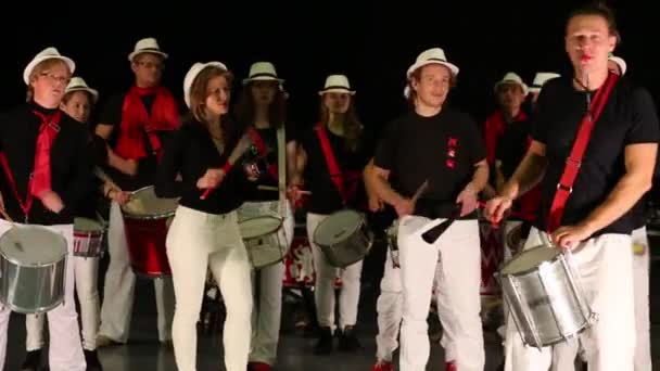 Groupe musical sur scène — Video