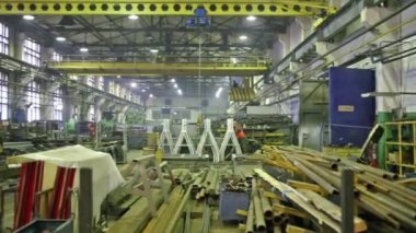 Çalışma alanı ile birçok tüpler ve römorklar 