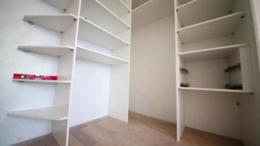 Kısmen birleştirilmiş slayt gardırop 