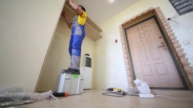 Alt yapılı-içinde Dolap çeviren