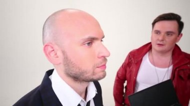 Video çekimi sırasında makyaj yapın 