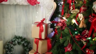 Aydınlatma ile Noel ağacı