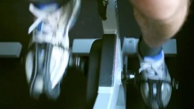 Erkek ayak velosimulator pedal çevir 