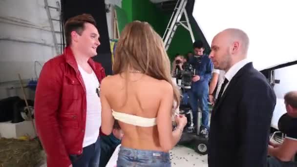 Porno filmda 45 yoshli ayollar Hamshira porno video