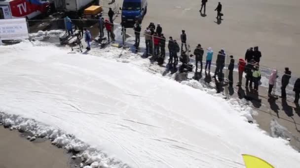 Гонка чемпіонів лижників в Москві — стокове відео