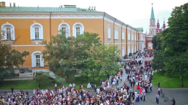 Senaat gebouw en Kremlin op Graduate-2013. — Stockvideo