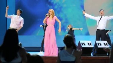 5ivesta aile devlet Kremlin Palace ve mezunları için şarkı söylüyor