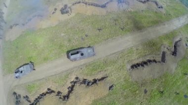 Alman askerleri ve kızıl ordu ile Siperler 