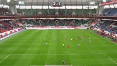 Sahada futbol takım oyunu 