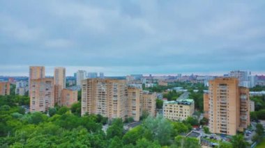 Moskova bölgesi üzerinde hareket bulutlar 