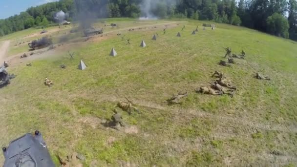 Soldats en uniforme de l'armée soviétique — Video