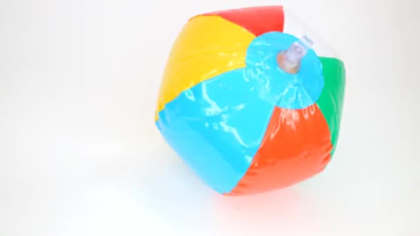 Ball inflates, spinning and deflates — Stock Video