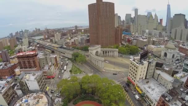 Manhattan Köprüsü'nde trafik — Stok video