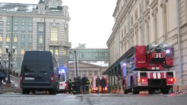 Mitarbeiter von mchs, Feuerwehr — Stockvideo