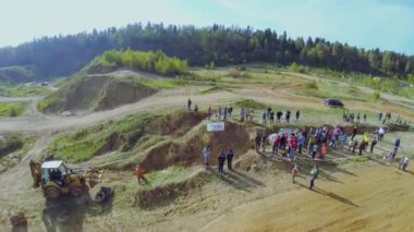 Seyirci yükleyici izle 