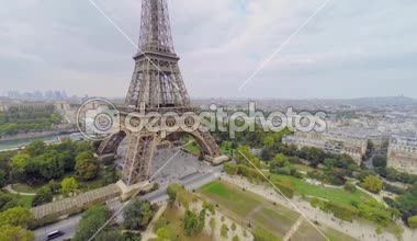 Cityscape Eyfel Kulesi ve Champ de Mars ile 