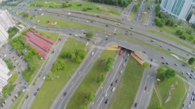 Yaz aylarında kavşak trafiği