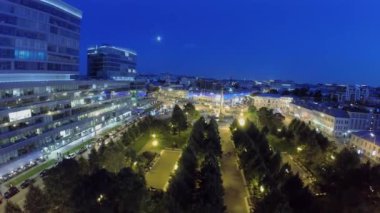 Tsvetnoy bulvarı üzerinde şehir trafiği