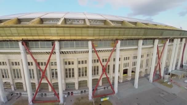 Buitenkant van het Stadion Loezjniki — Stockvideo