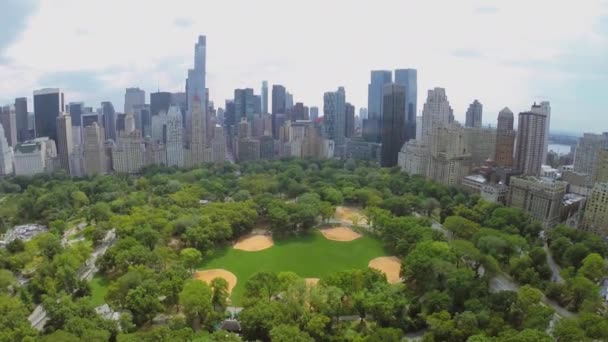 Panorama de la ciudad con Central Park — Vídeos de Stock