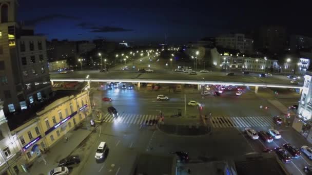 Tráfico de transporte en Tsvetnoy boulevard — Vídeos de Stock