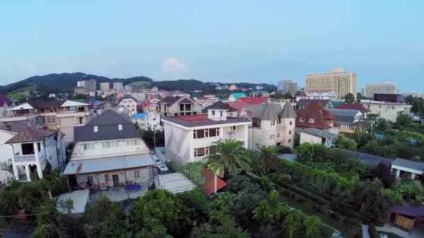 Güney şehirde bahçeli evler — Stok video