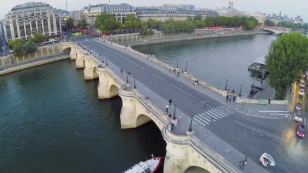 Pont Neuf e Voie Georges Pompidou — Vídeo de Stock