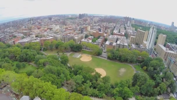 Panorama van Harlem regio met Morningside Park — Stockvideo