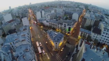 Cityscape Caddesi üzerinde trafik ile
