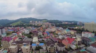 Demiryolu ile kıyı kenti Panoraması 