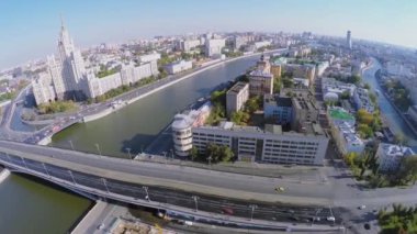 Balchug Adası ile Şehir Manzarası