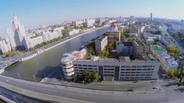 Ulaşım trafiği ile Cityscape