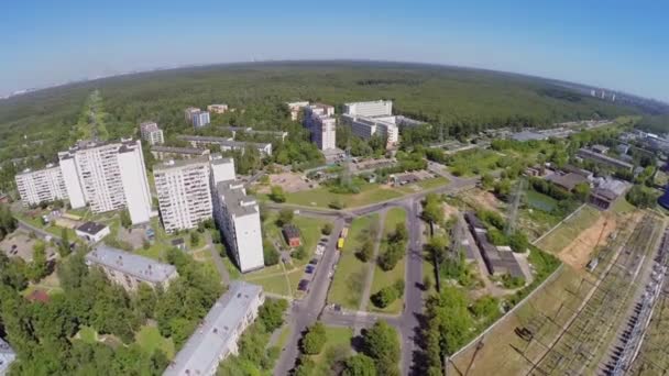 City outskirts with forest on Elk Island — Stock Video