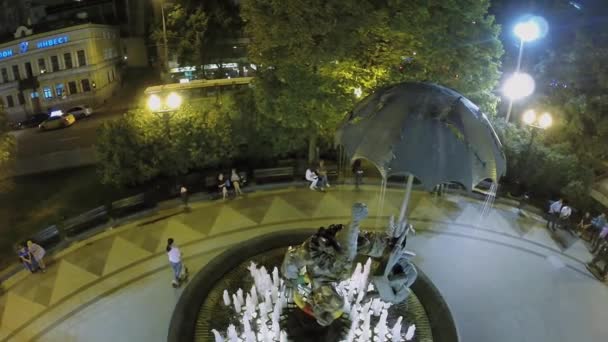 Fountain-monument on Tsvetnoy boulevard — Stock Video