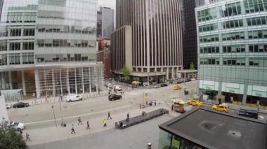 Cadde'de sokak trafiği